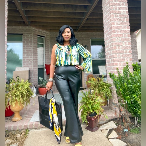 Big Burberry bag, see through mesh. - Picture 2 of 9